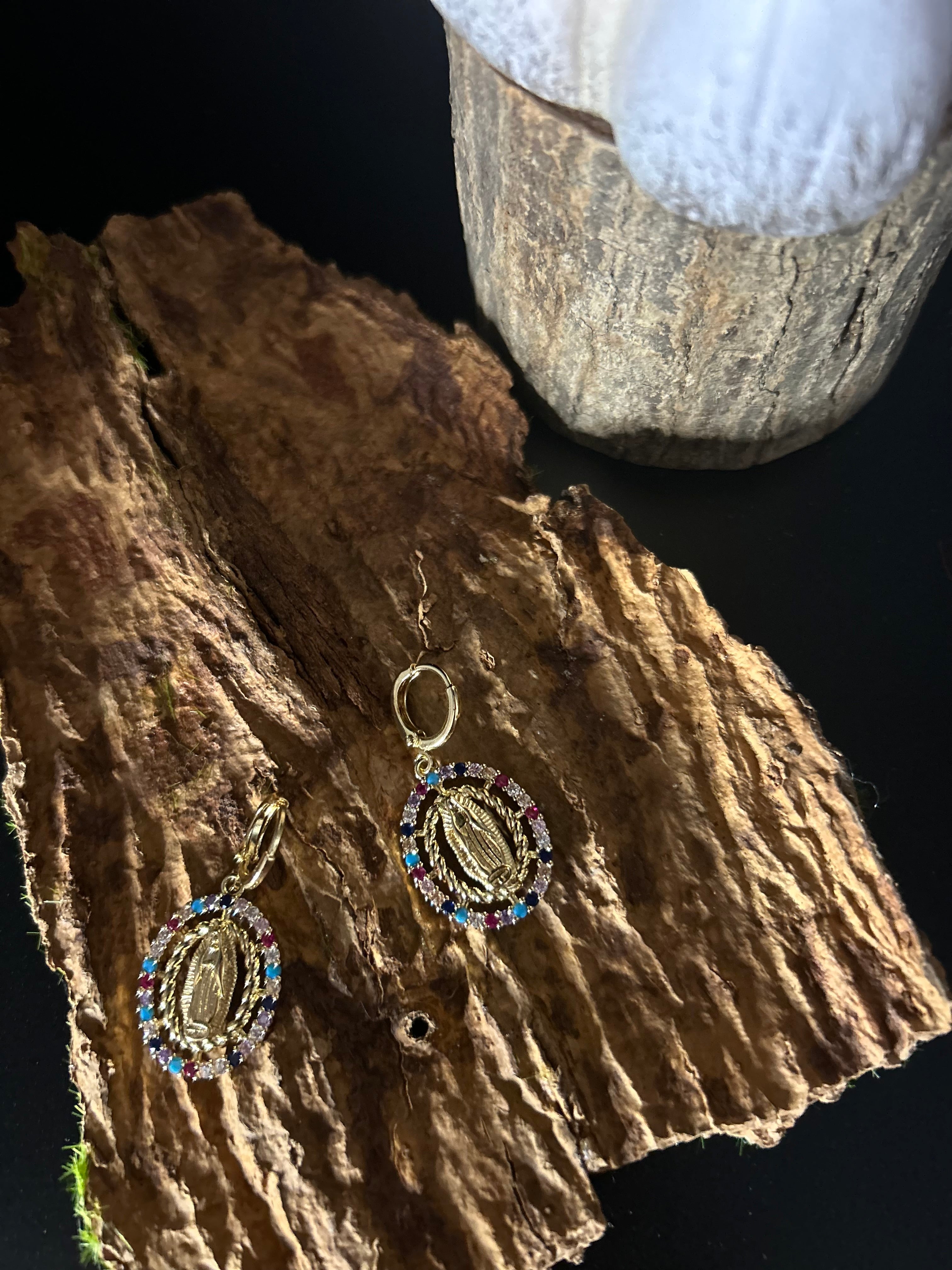Boucle d’oreille Vierge