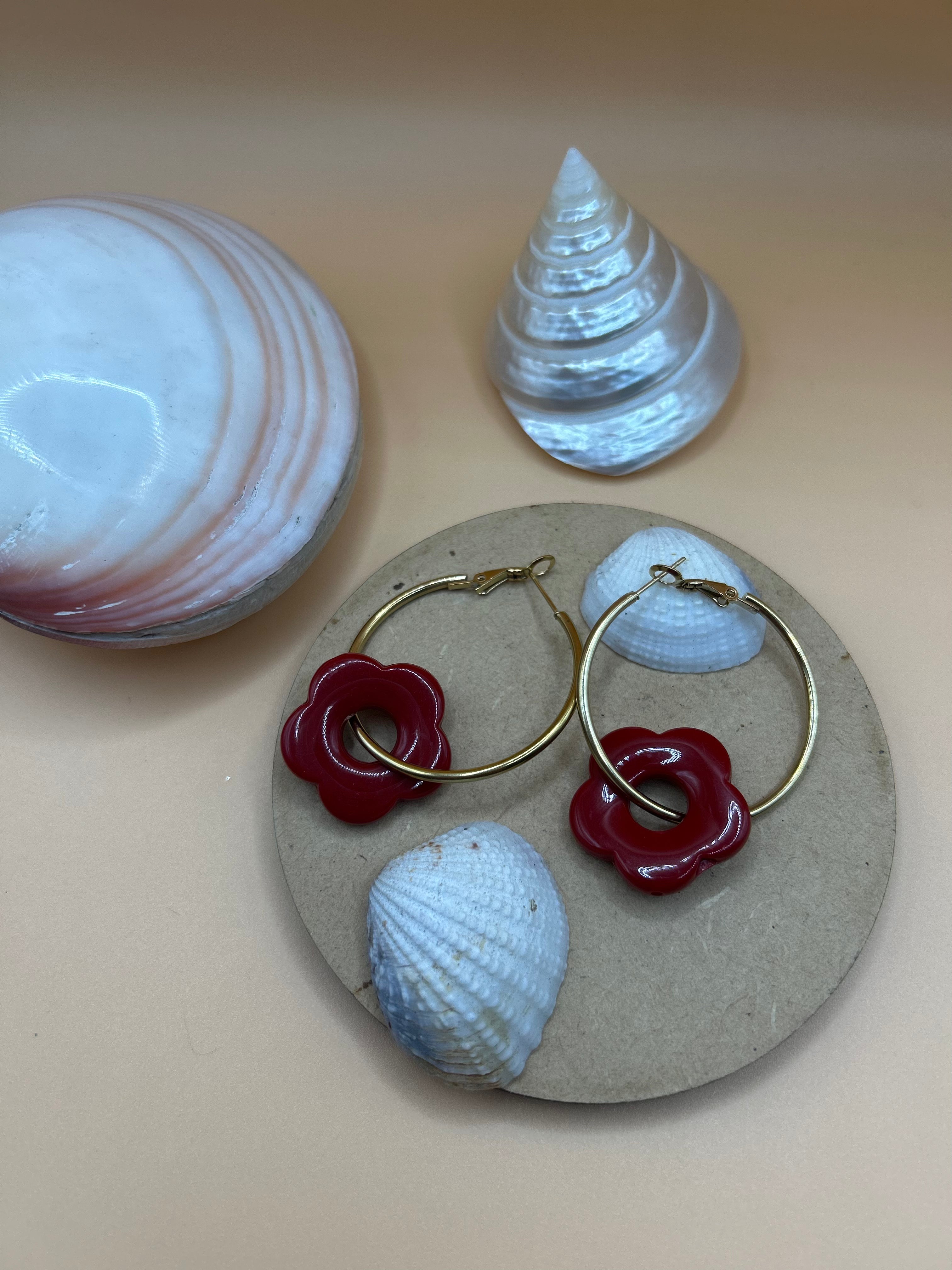 Boucle d'oreille rouge bordeaux