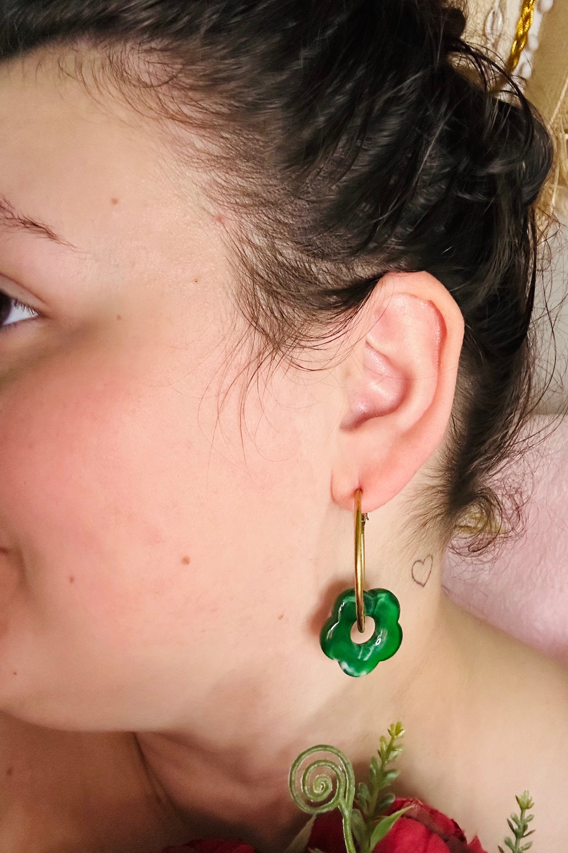 Boucle d'oreille vert foncé